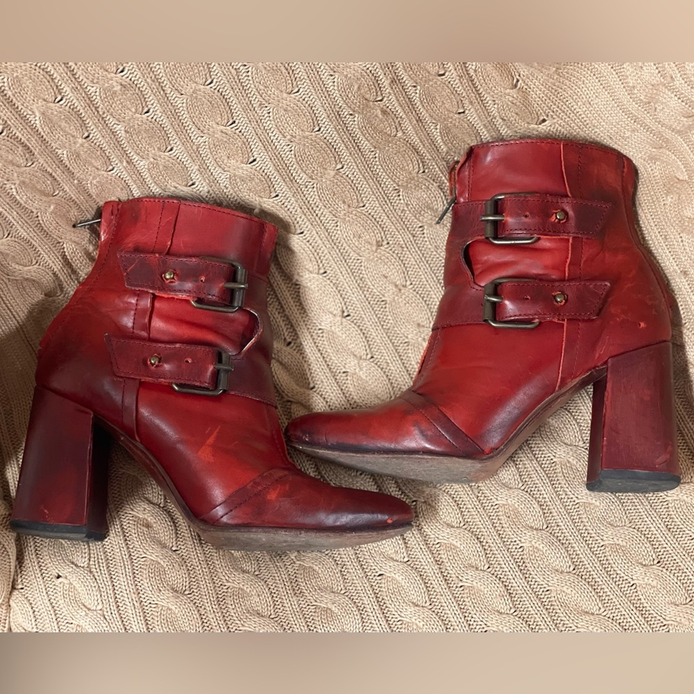 Freebird Joey Red boots - size 8